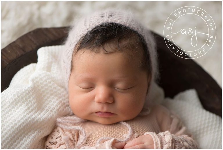newborn-photo-bonnett