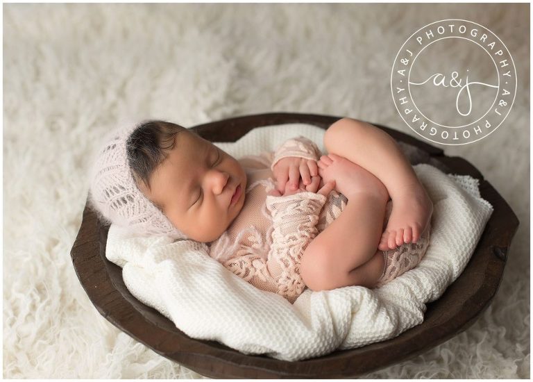 newborn-girl-photograph-bowl