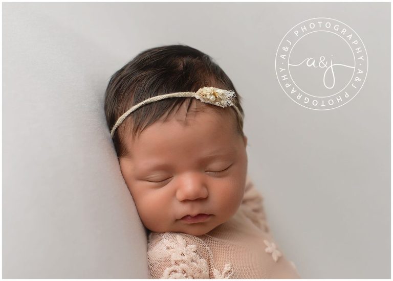 baby-girl-photo-lace