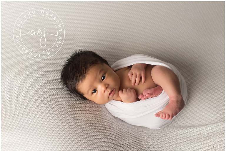 awake-baby-photo-swaddle