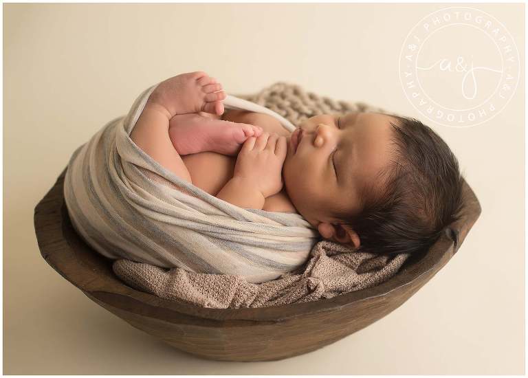 newborn-boy-swaddles-photo