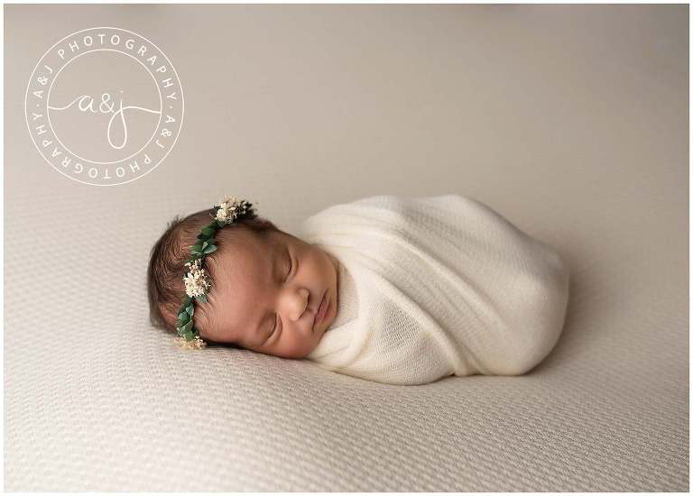 lompoc-photographer-captures-newborn-studio